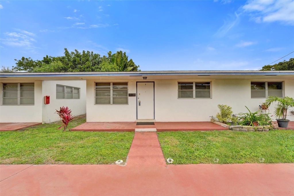 Photo of 2317 Garfield Street #3, Hollywood, FL 33020 (MLS # F10549313)