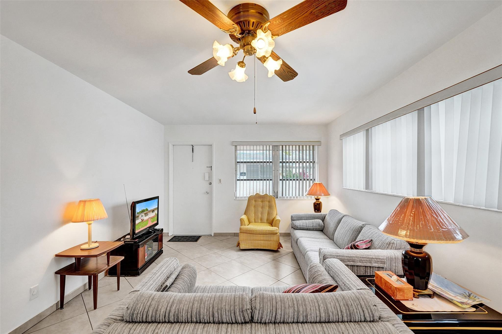 Hollywood Terrace - Residential