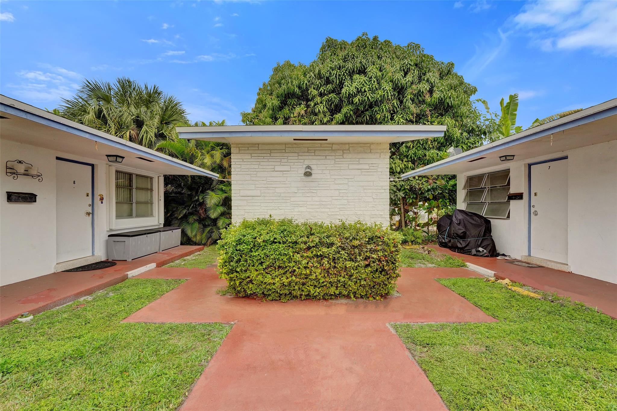 Hollywood Terrace - Residential