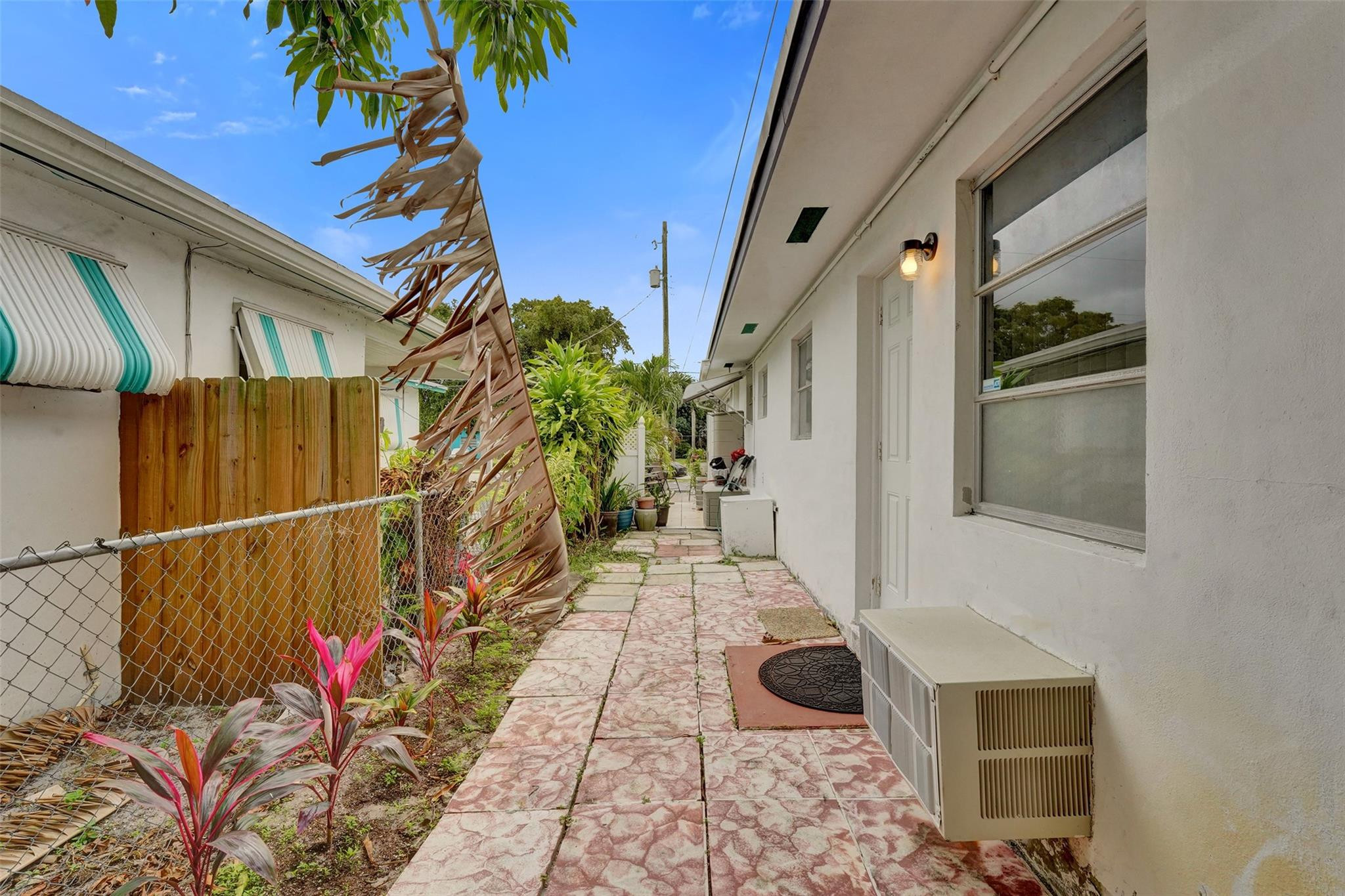 Hollywood Terrace - Residential