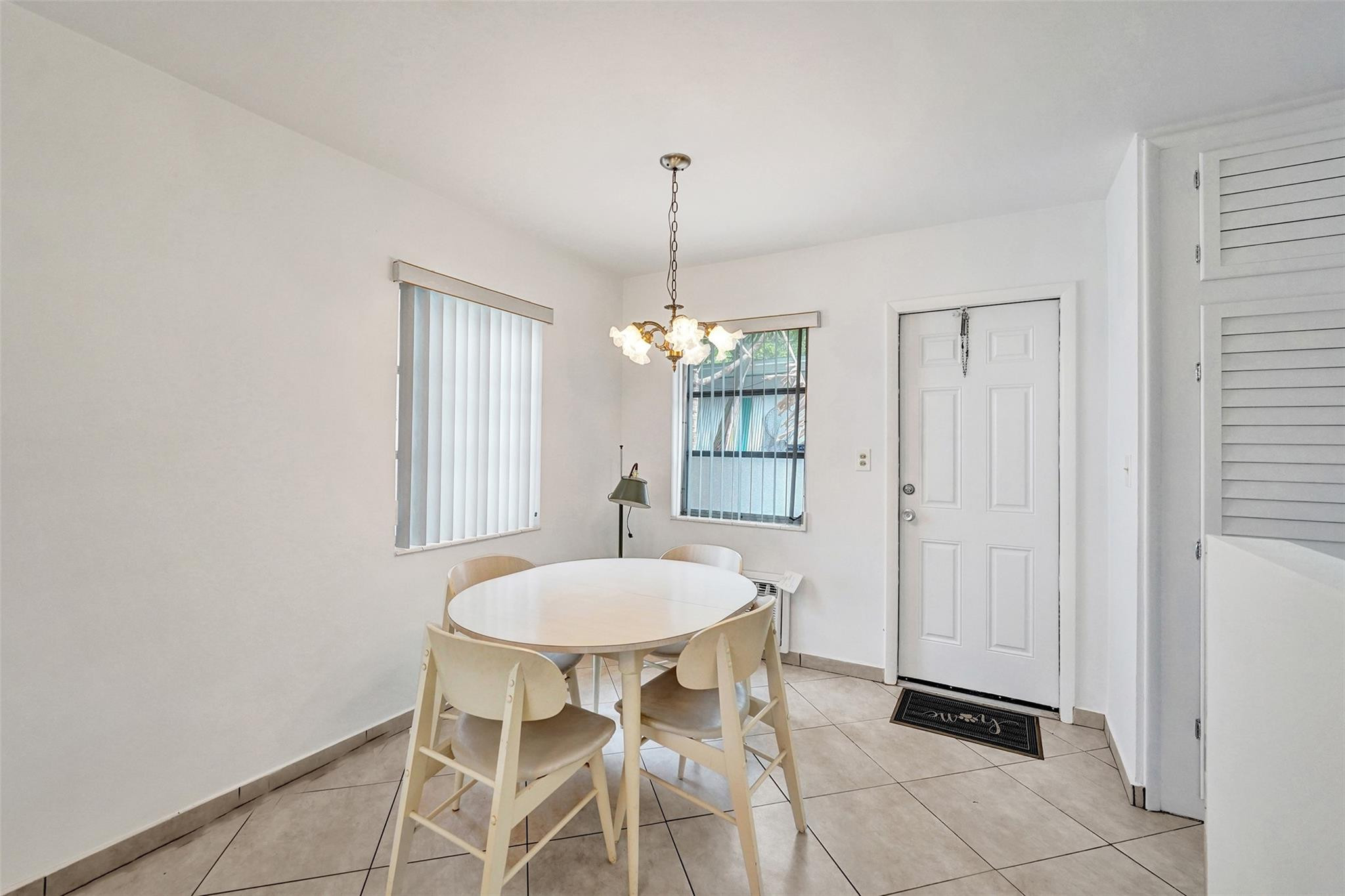 Hollywood Terrace - Residential