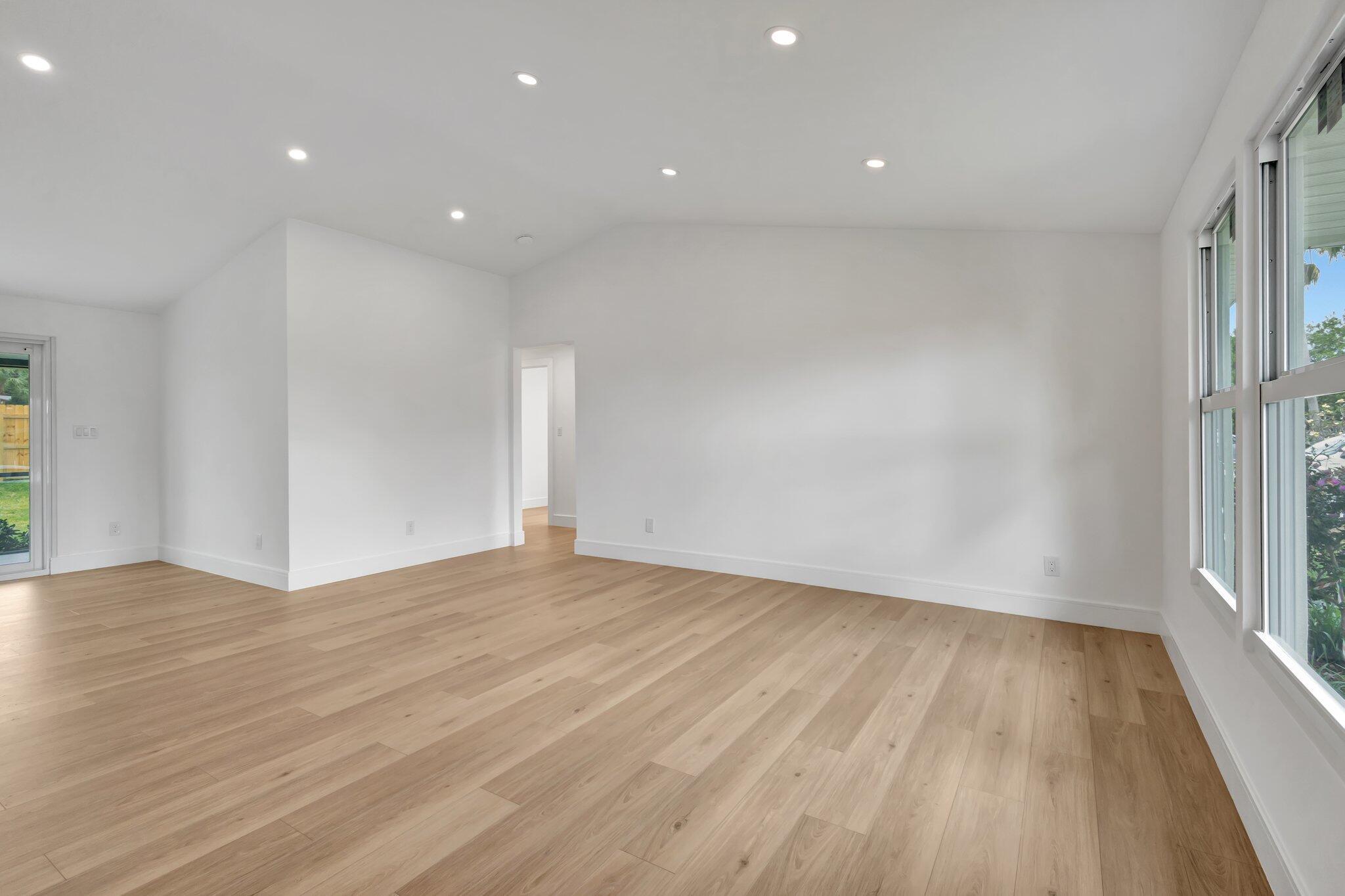 3849 Beresford Road W