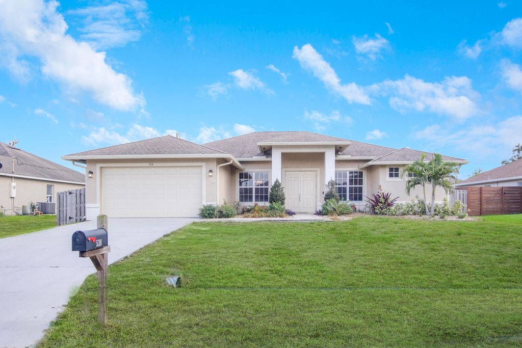 Photo of 538 SW Kabot Avenue, Port Saint Lucie, FL 34953 (MLS # R10796971)