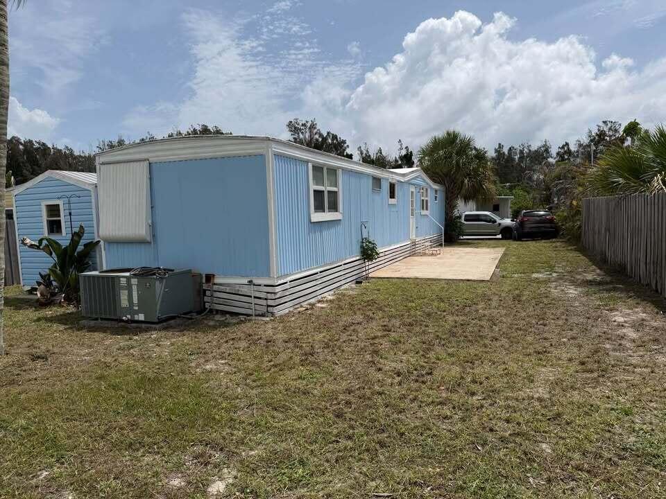 8364 SE Sandy Lane