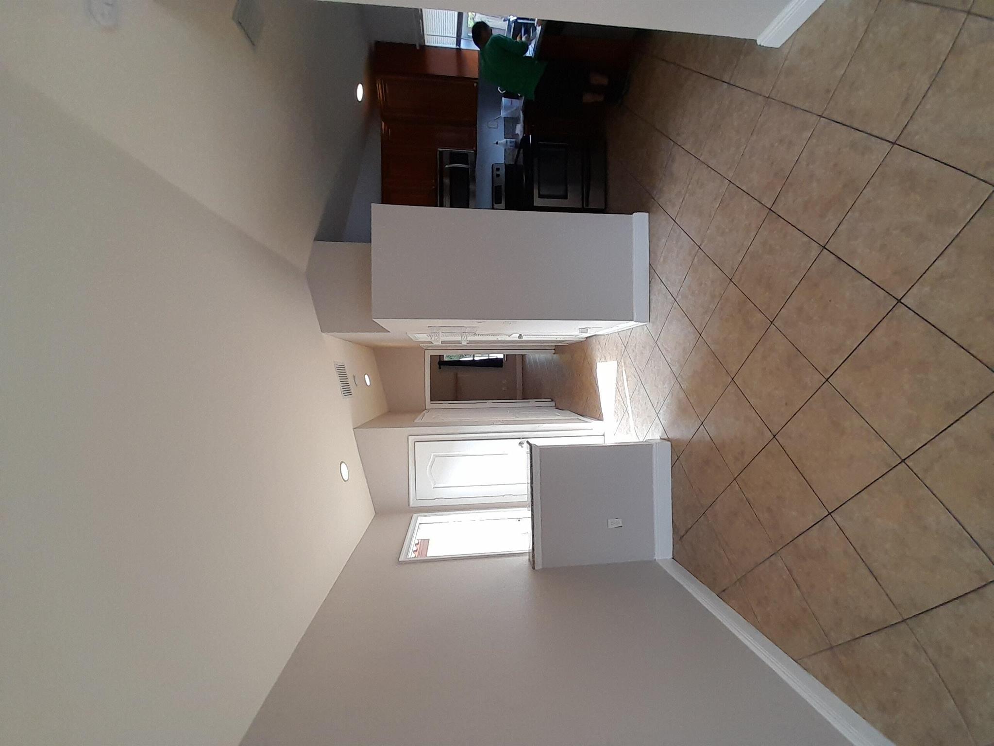 GREAT 1 BEDROOM WITH A STUDY/BONUS ROOM. Beautiful upgraded kitchen and freshly painted home, with private fenced backyard.