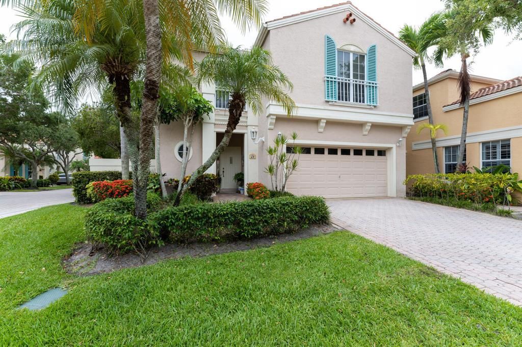 Photo of 28 Via Verona, Palm Beach Gardens, FL 33418 (MLS # R10814298)