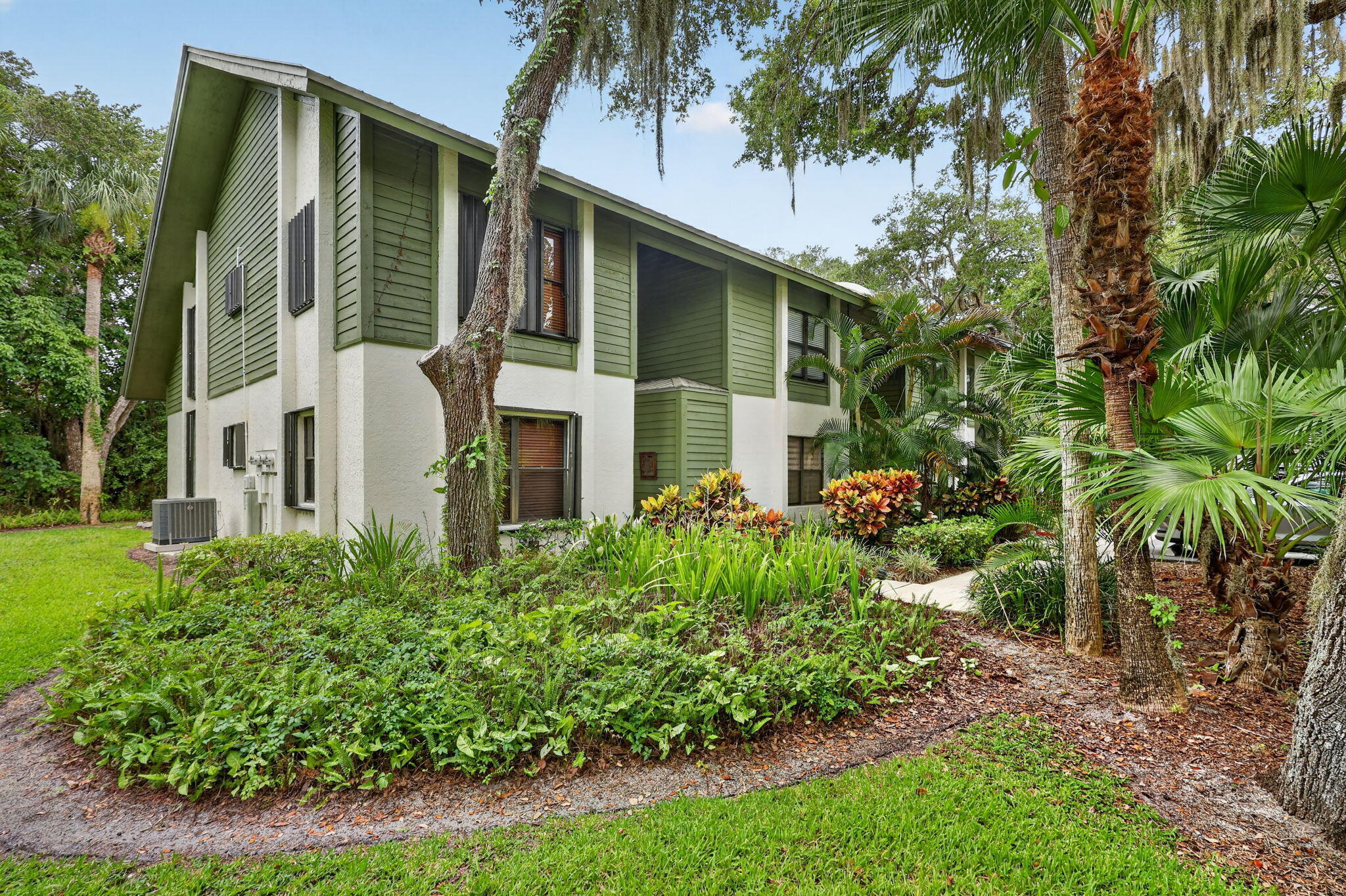 5250 SE Seascape Way 102