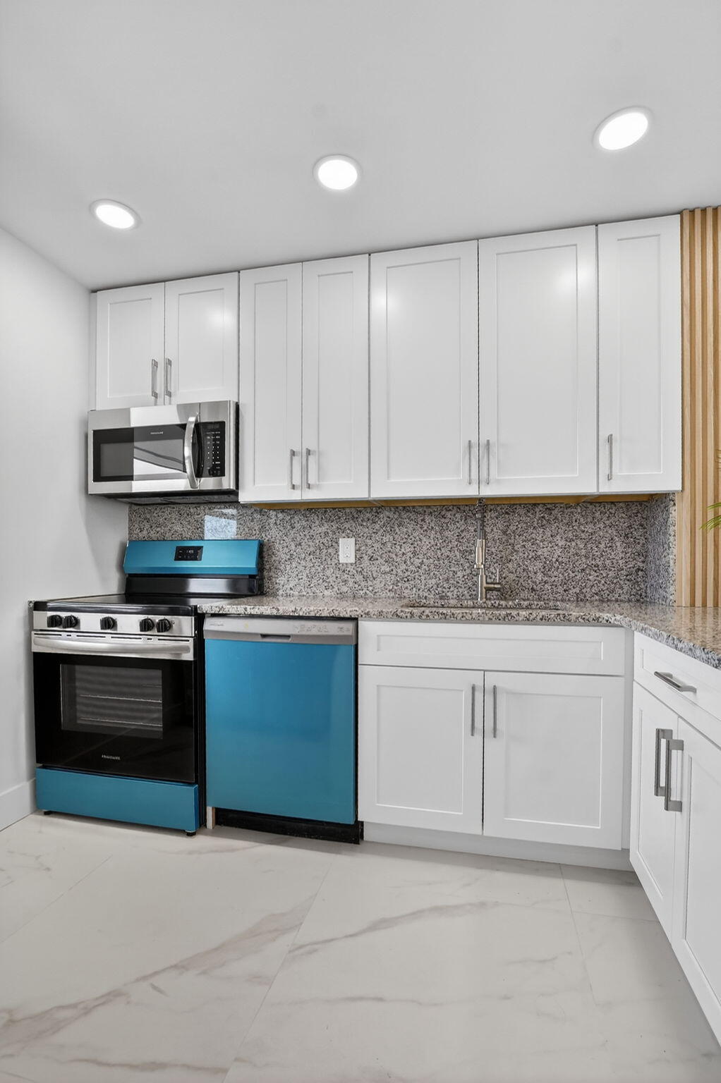 SANDALFOOT SOUTH THREE  COND - Residential