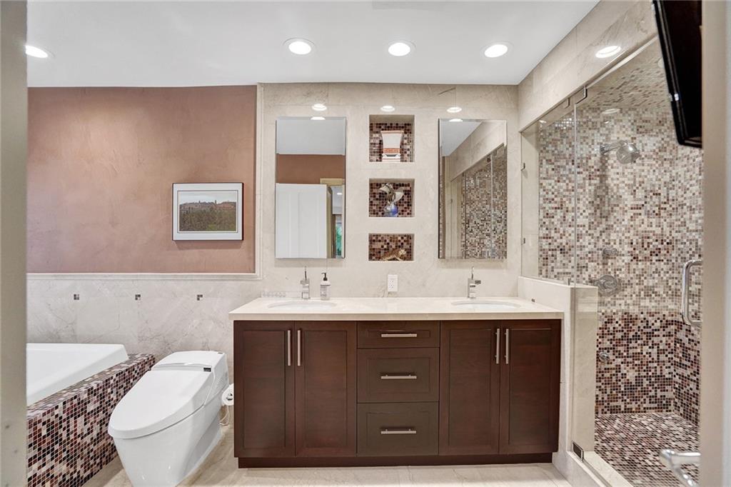 CORAL RIDGE COUNTRY CLUB - Residential