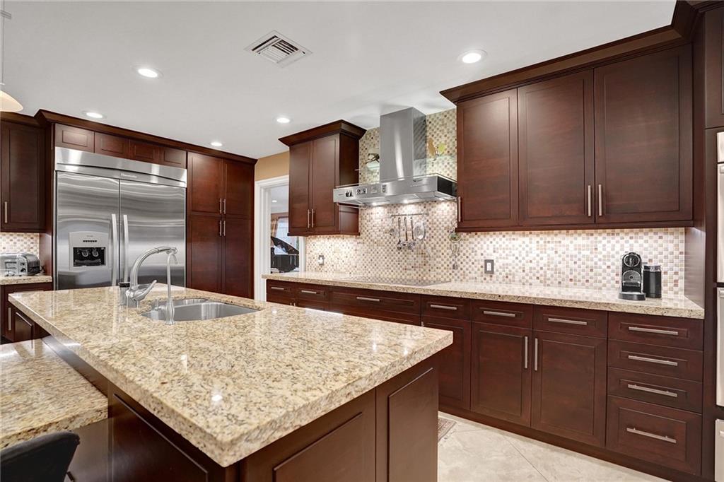 CORAL RIDGE COUNTRY CLUB - Residential