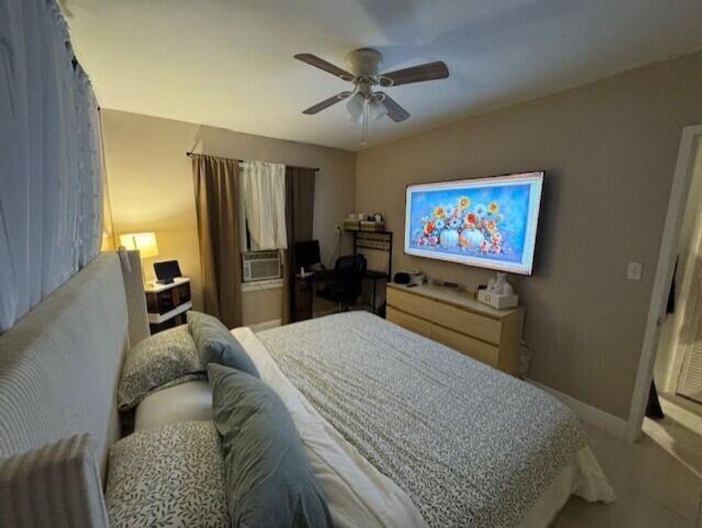 Photo of 410 SW 7th Street #Unit 1, Fort Lauderdale, FL 33315 (MLS # B26043139)