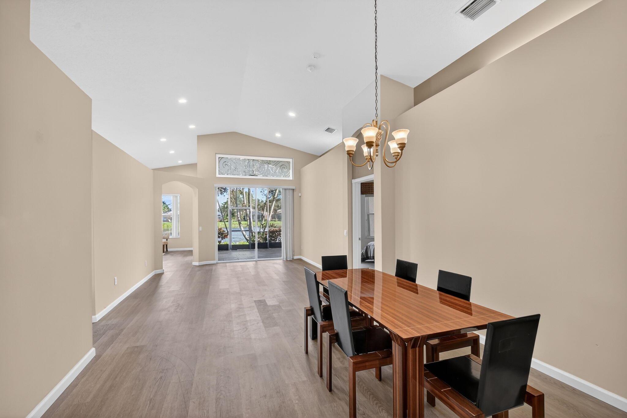 VALENCIA ISLES 3 - Residential