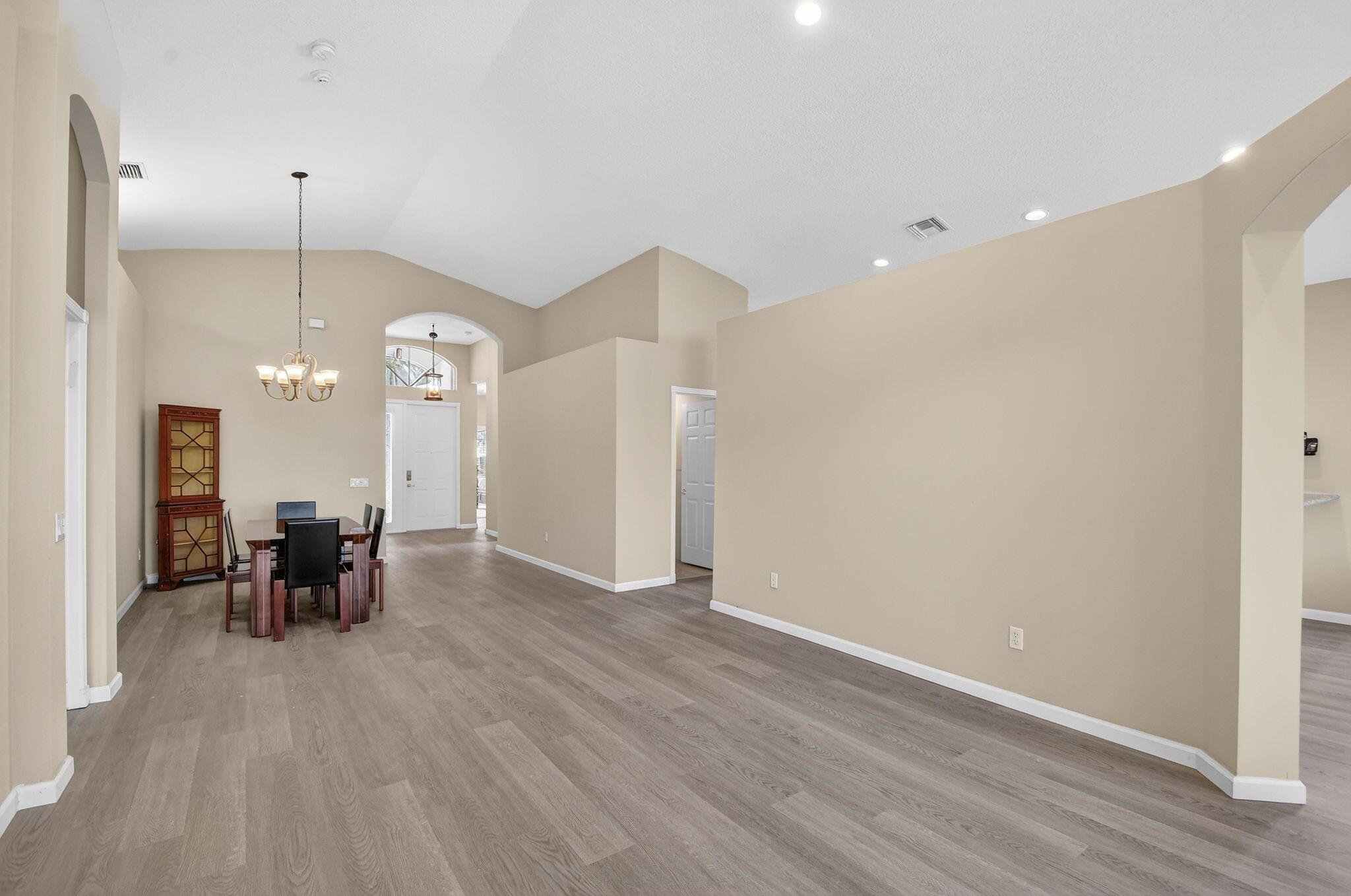 VALENCIA ISLES 3 - Residential