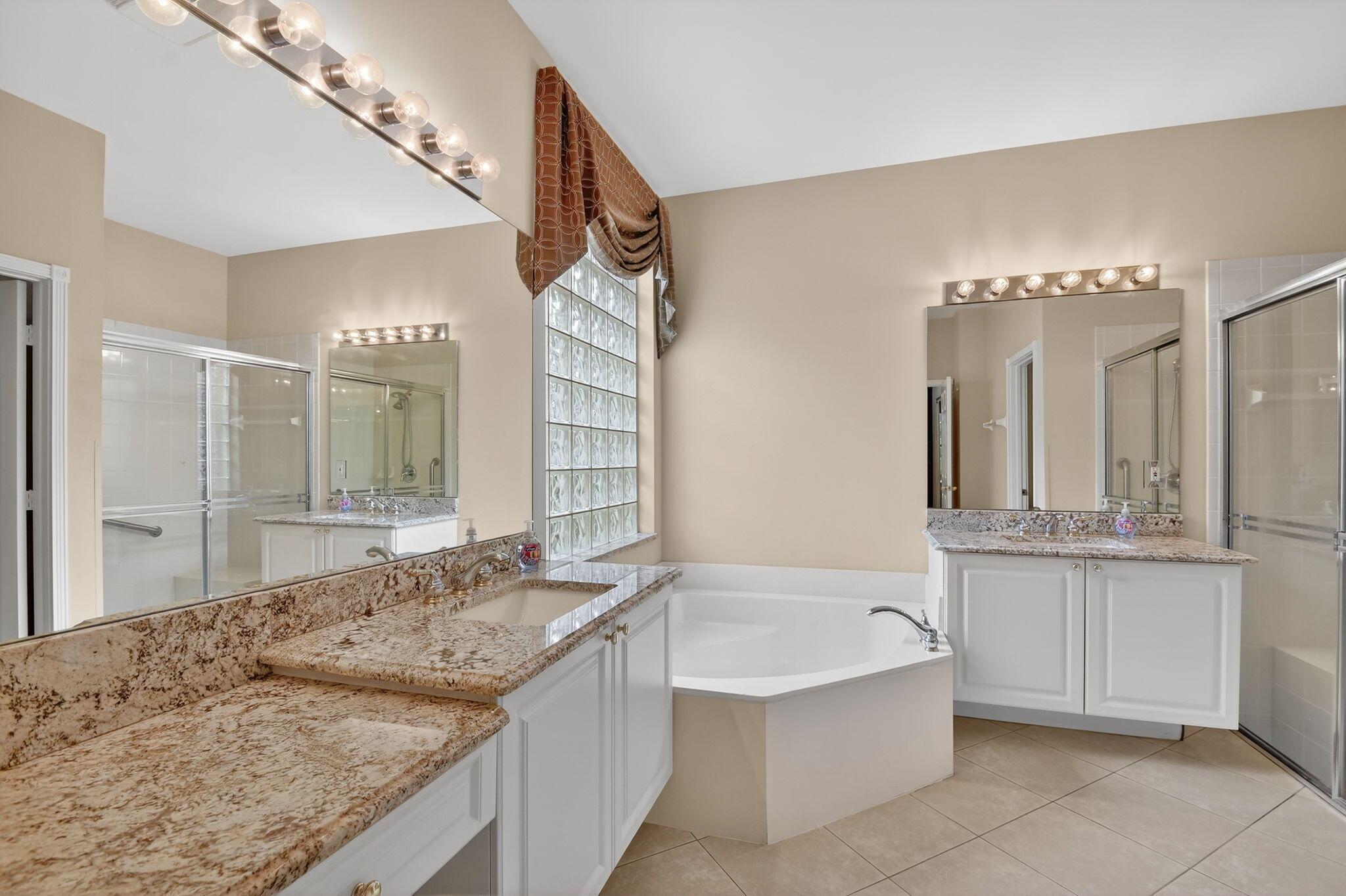 VALENCIA ISLES 3 - Residential