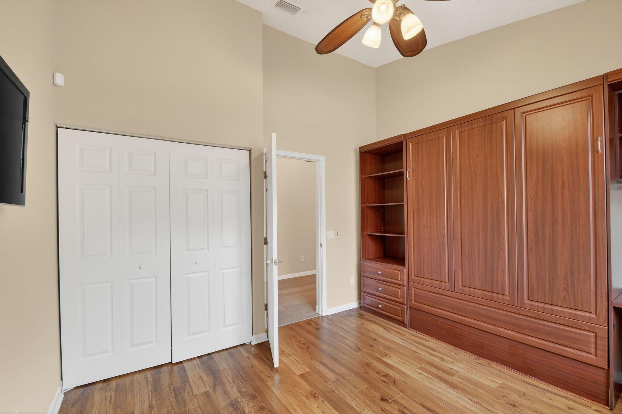 VALENCIA ISLES 3 - Residential