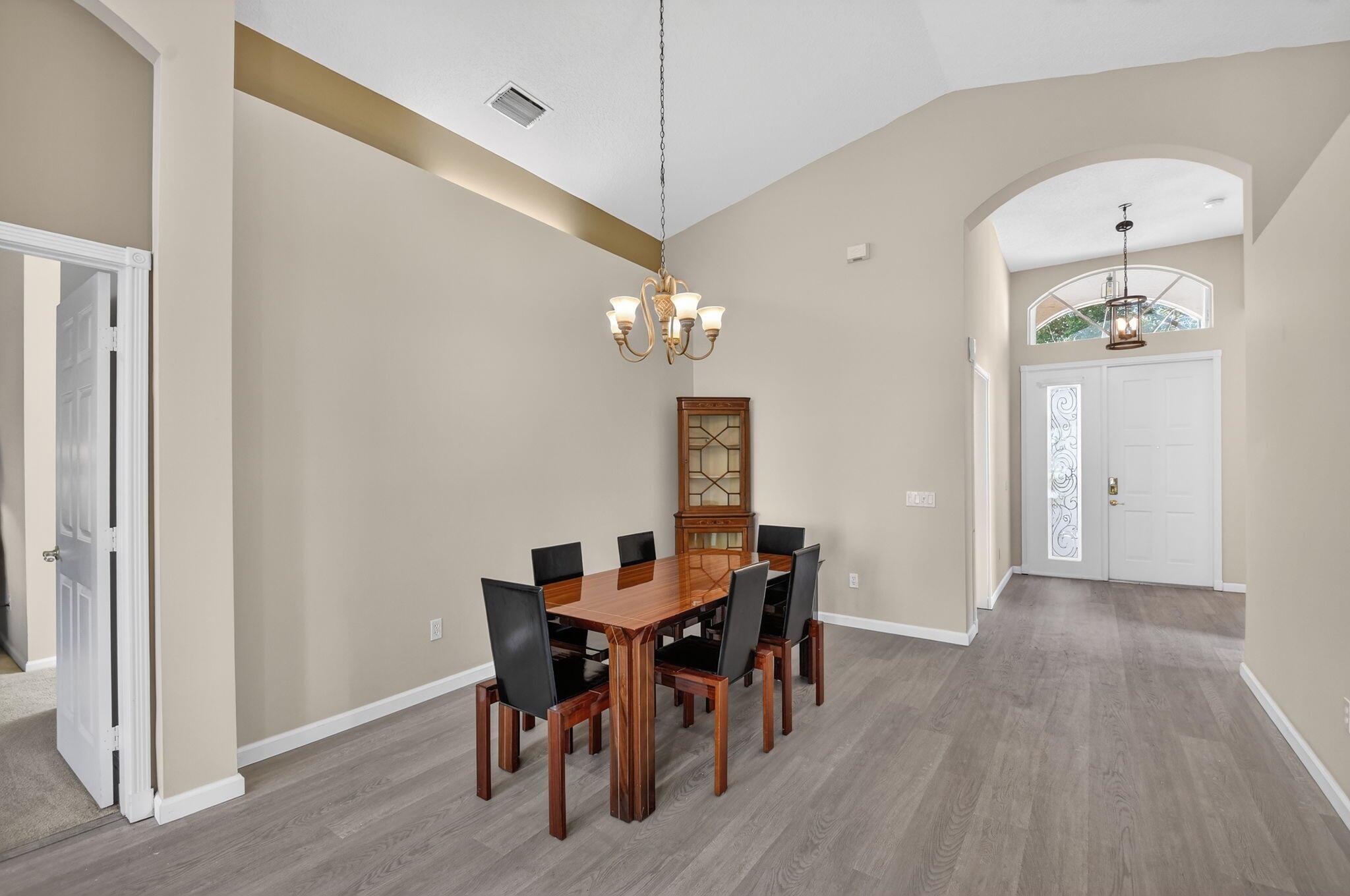 VALENCIA ISLES 3 - Residential