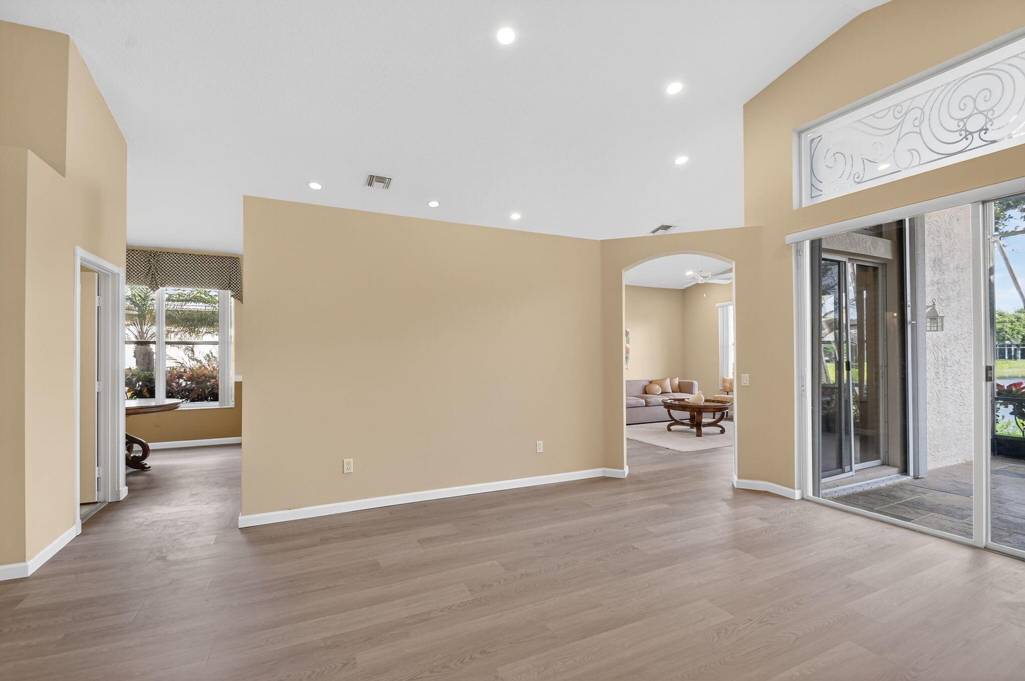 VALENCIA ISLES 3 - Residential