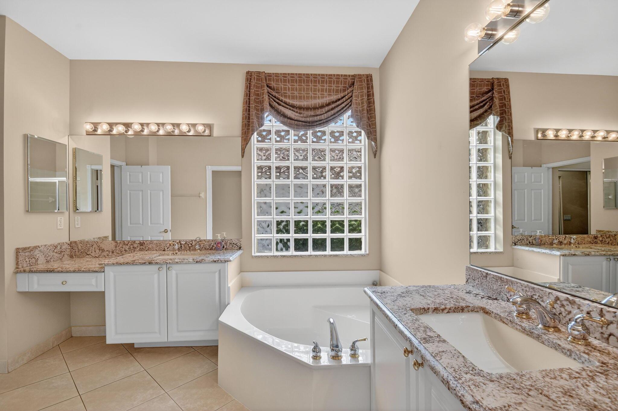 VALENCIA ISLES 3 - Residential