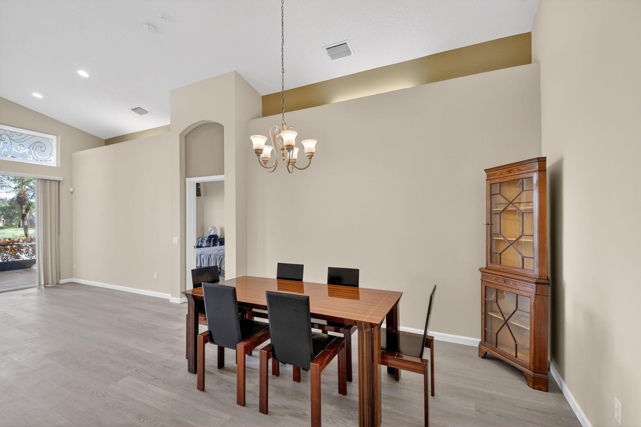 VALENCIA ISLES 3 - Residential