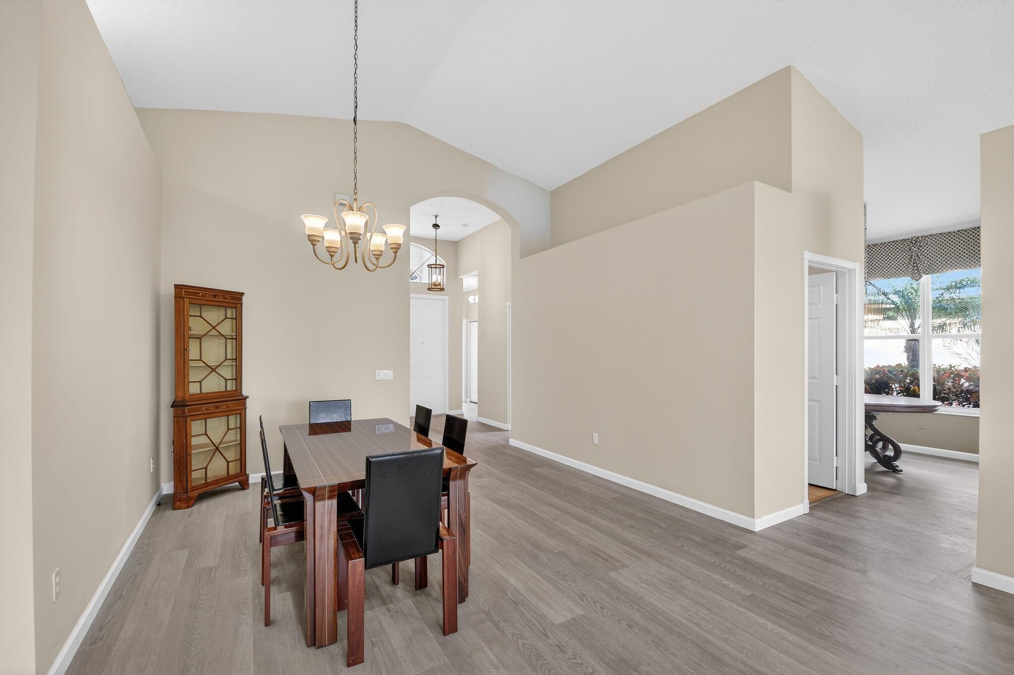 VALENCIA ISLES 3 - Residential