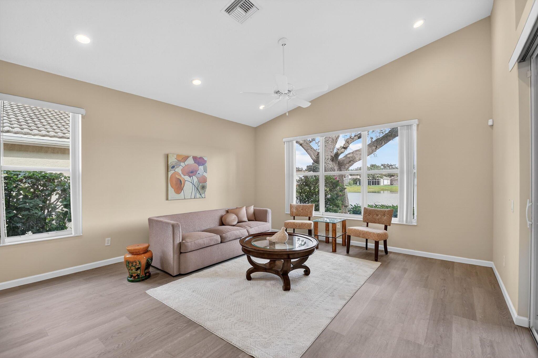 VALENCIA ISLES 3 - Residential