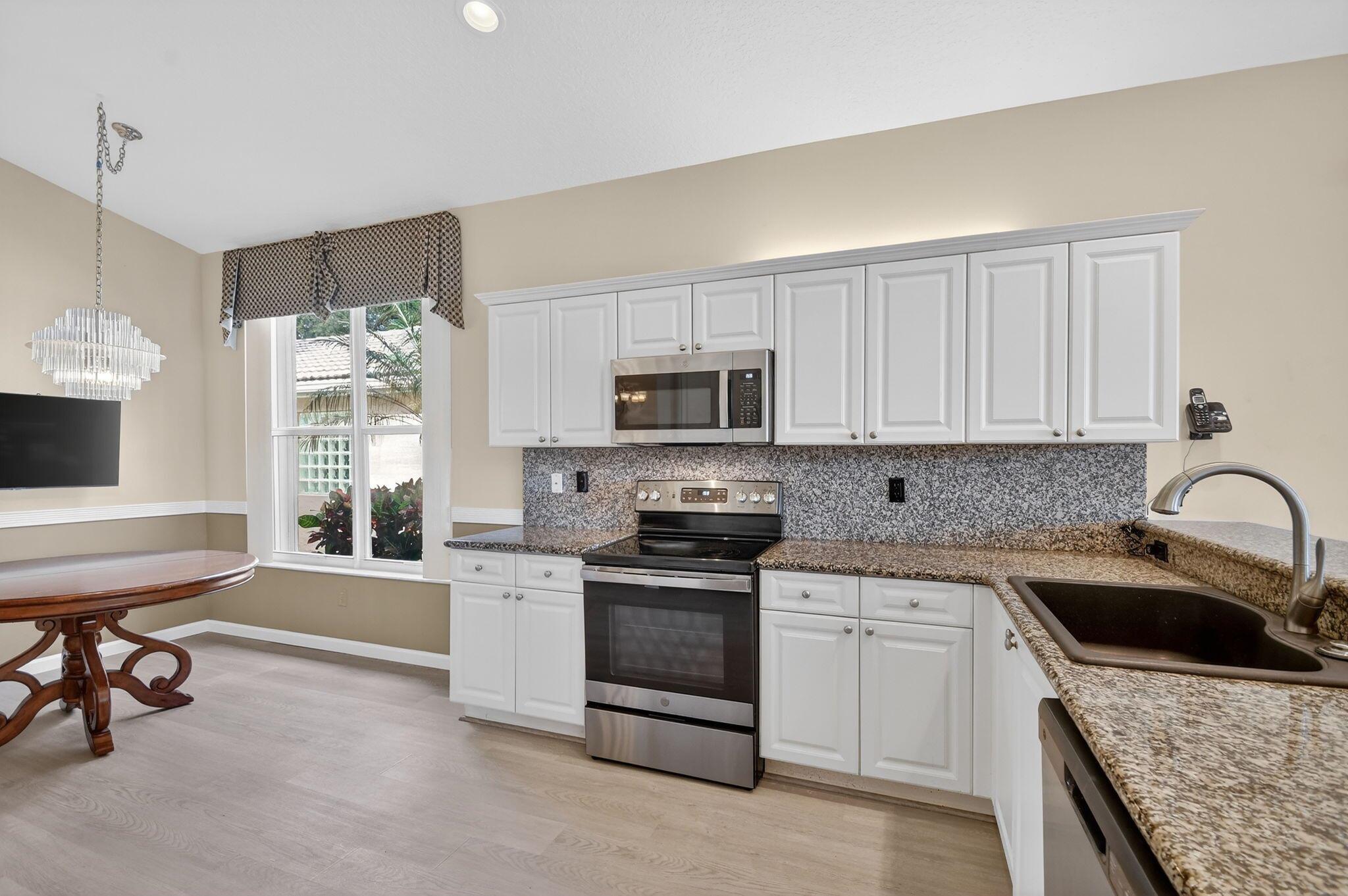 VALENCIA ISLES 3 - Residential