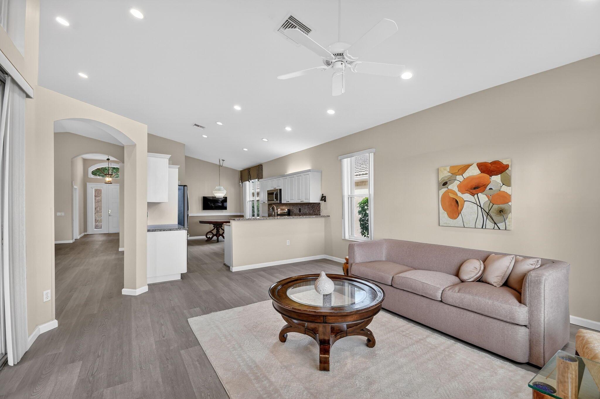 VALENCIA ISLES 3 - Residential