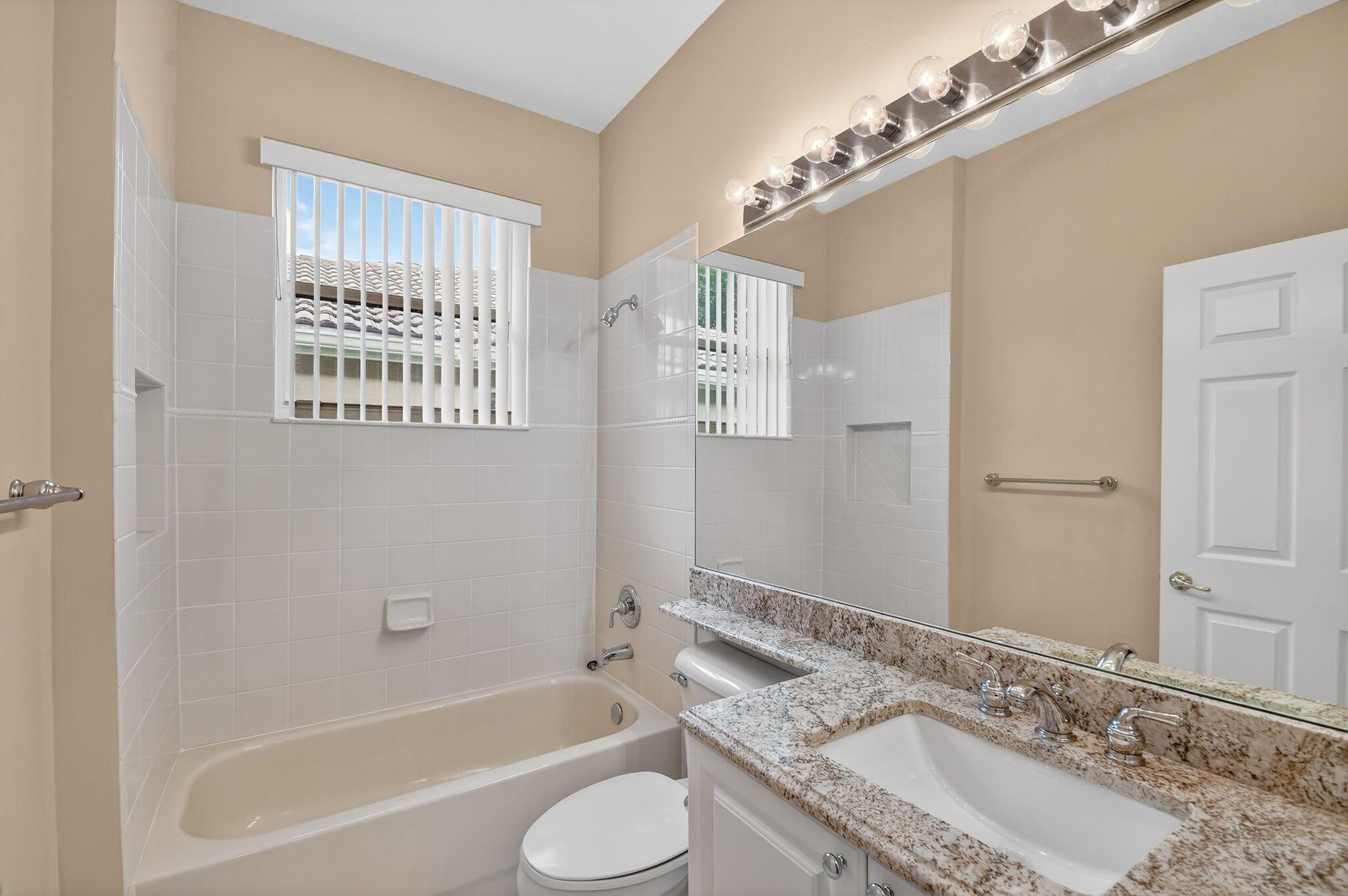 VALENCIA ISLES 3 - Residential