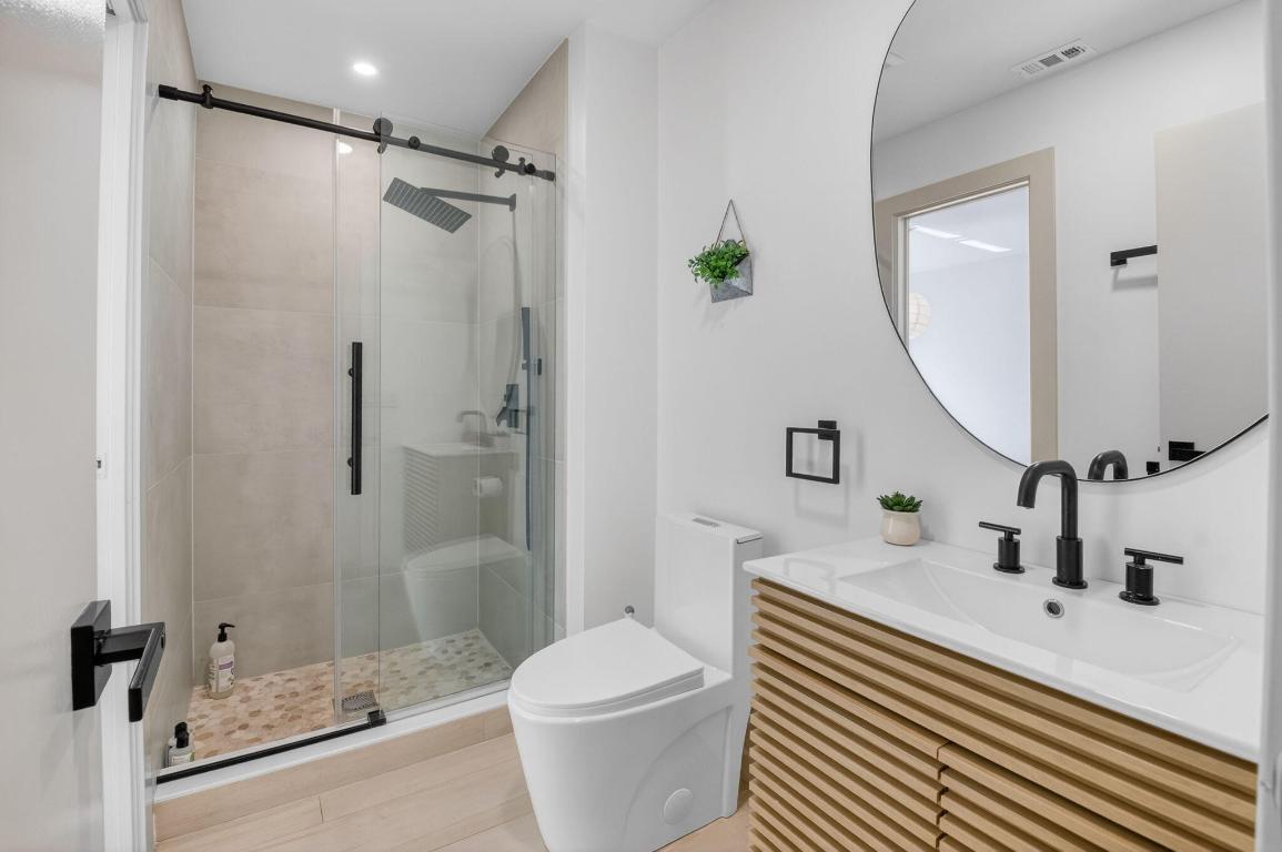 HOMEWOOD LAKES - Residential