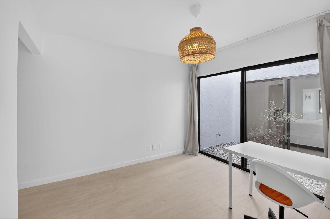 HOMEWOOD LAKES - Residential