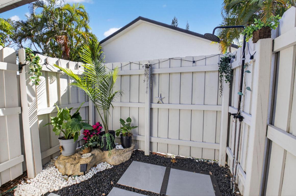 HOMEWOOD LAKES - Residential