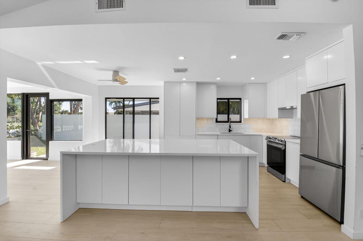 HOMEWOOD LAKES - Residential