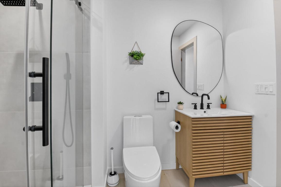 HOMEWOOD LAKES - Residential