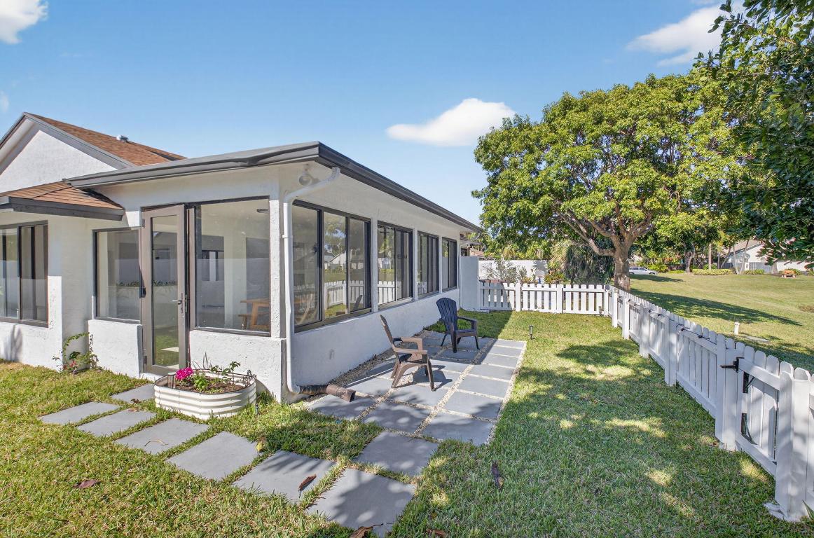 HOMEWOOD LAKES - Residential