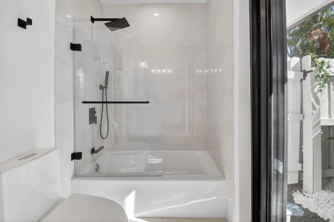 HOMEWOOD LAKES - Residential