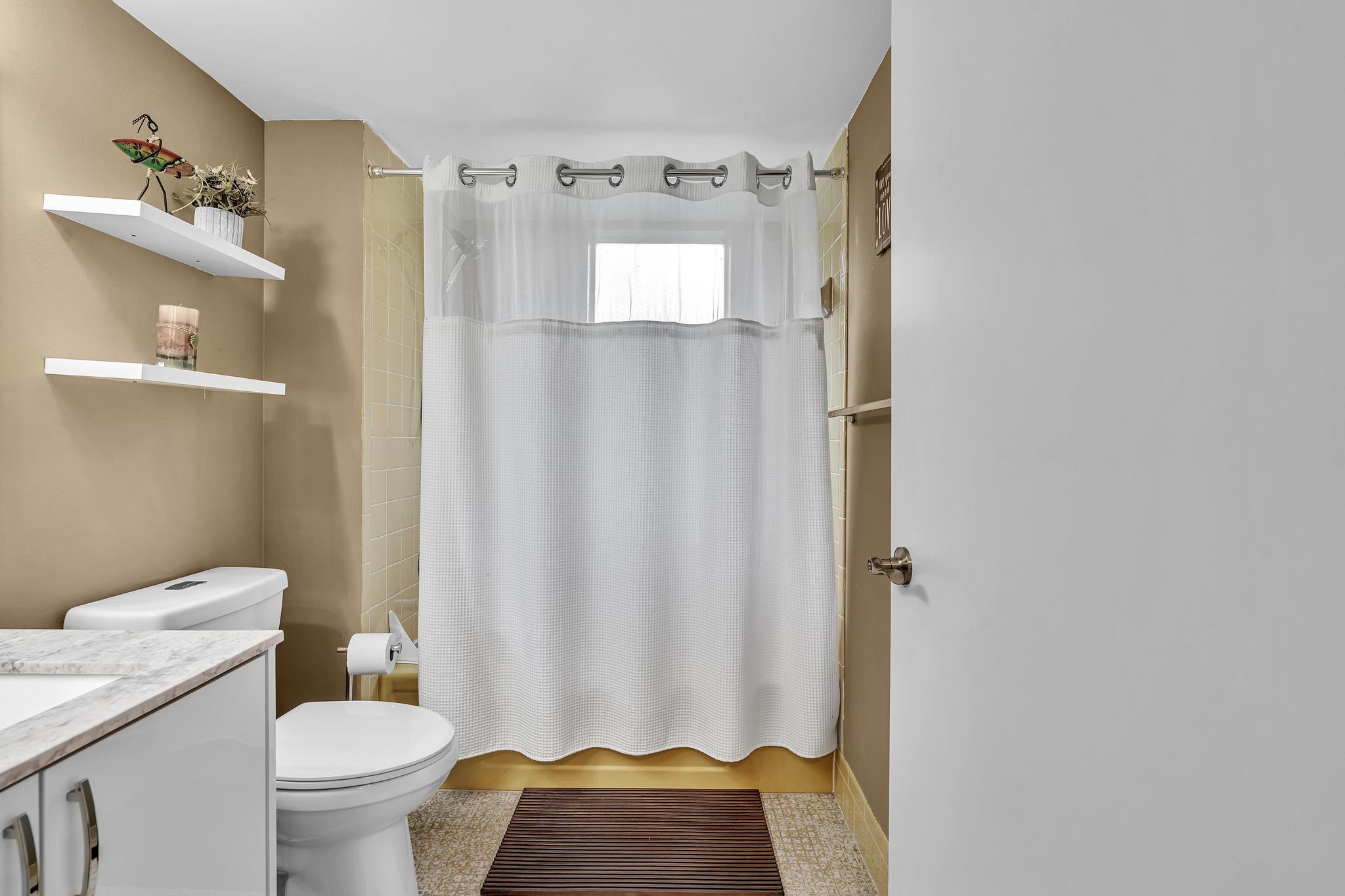 VILLAGES OF ORIOLE BONAIRE - Residential Lease