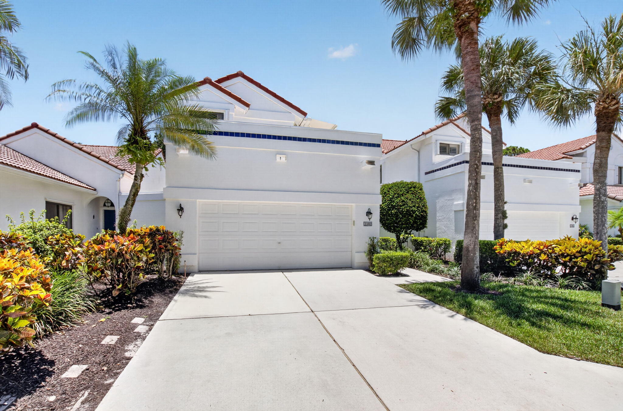 21692 Cromwell Circle