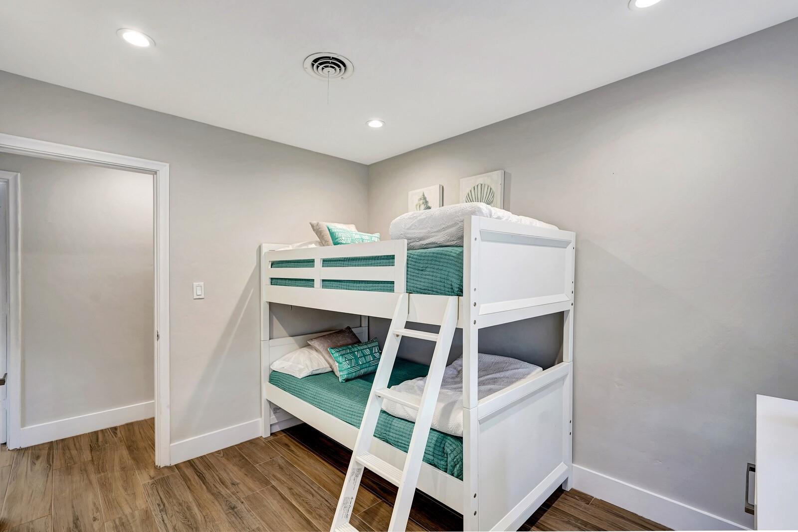 Imperial Point 2 Sec 54-1 - Residential Lease