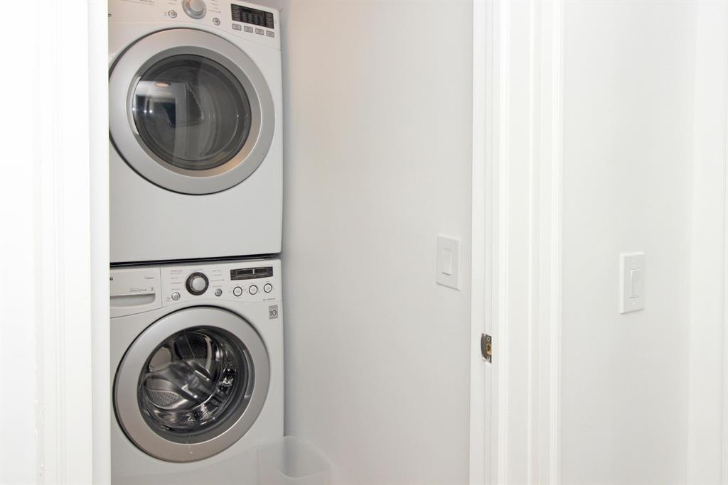 COLLEGE PARK - Residential Lease