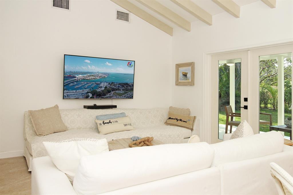 COLLEGE PARK - Residential Lease