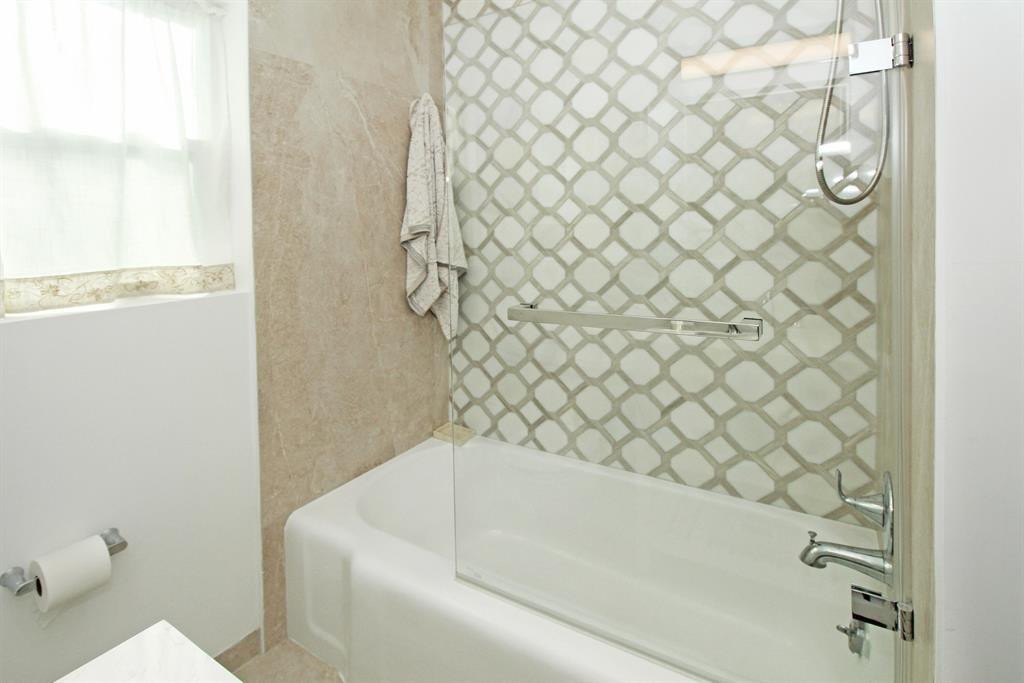 COLLEGE PARK - Residential Lease