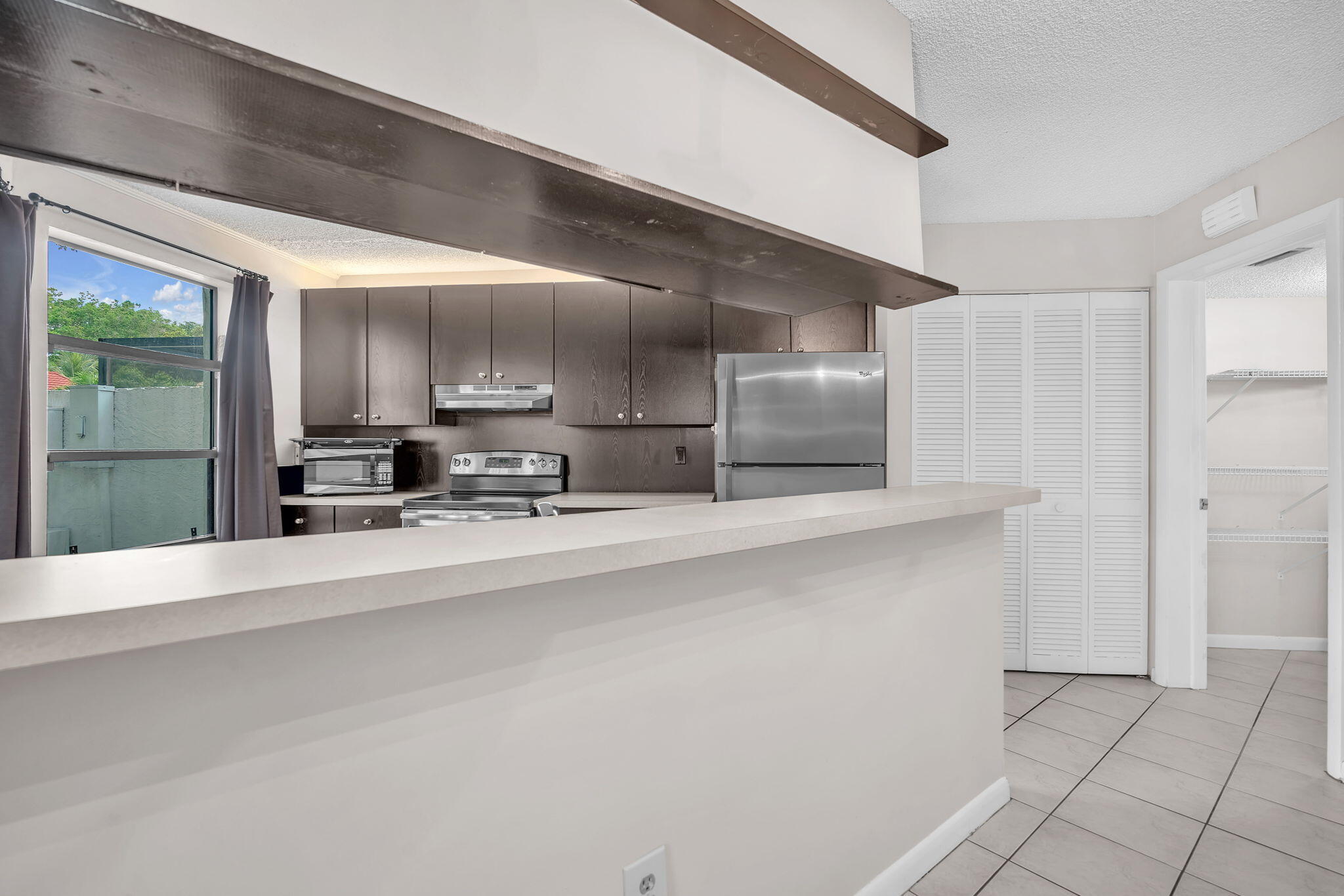 YORKVILLE - Residential