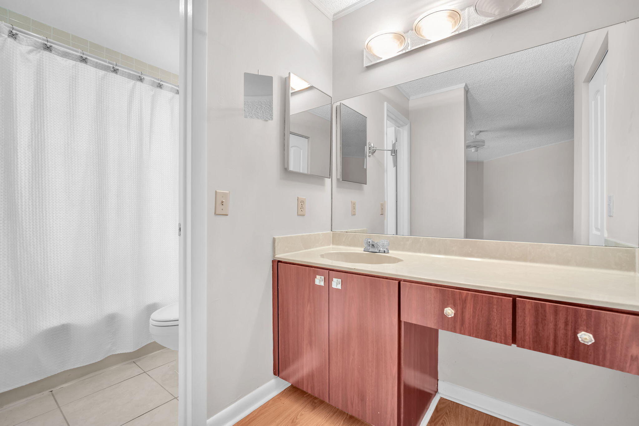 YORKVILLE - Residential