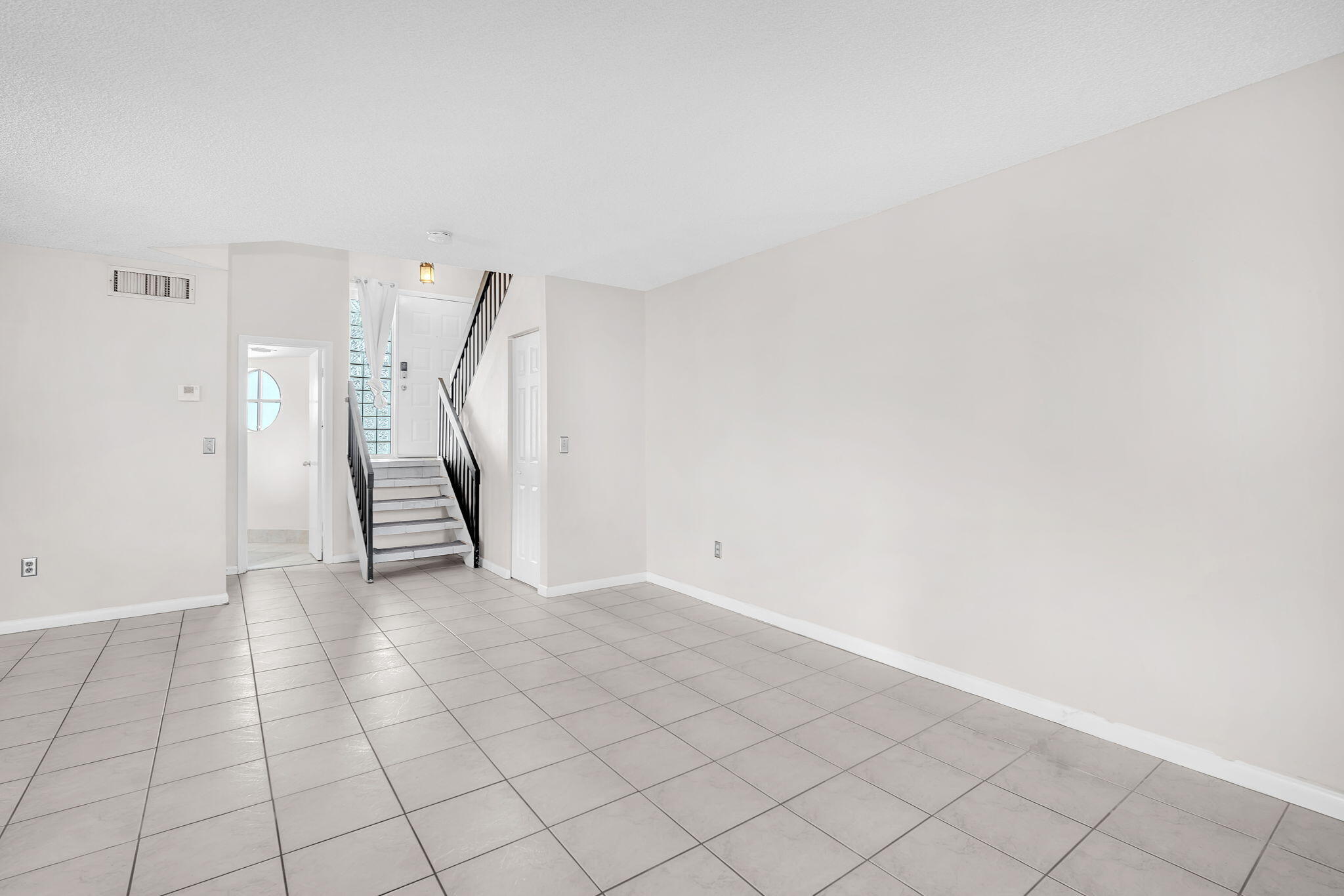 YORKVILLE - Residential
