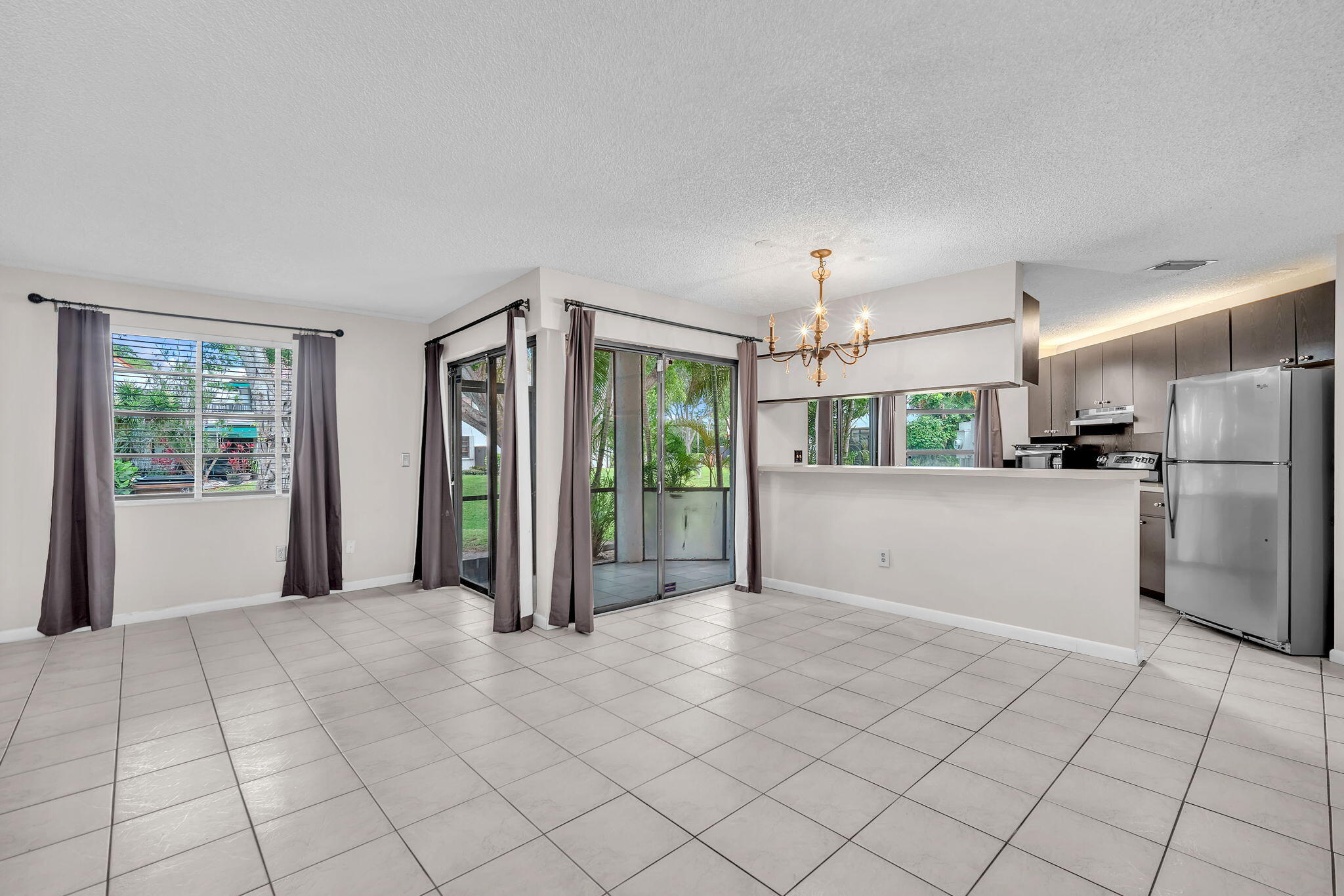 YORKVILLE - Residential