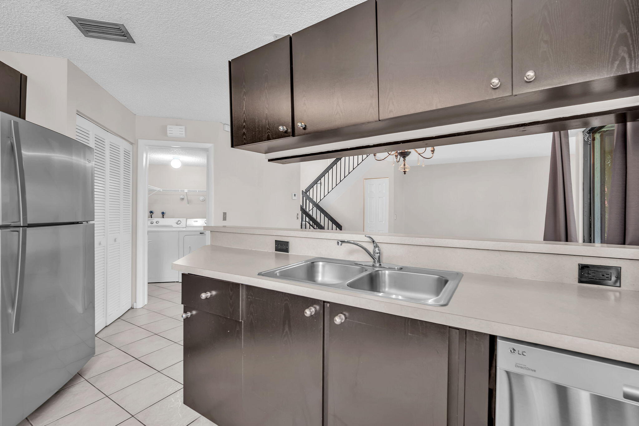 YORKVILLE - Residential