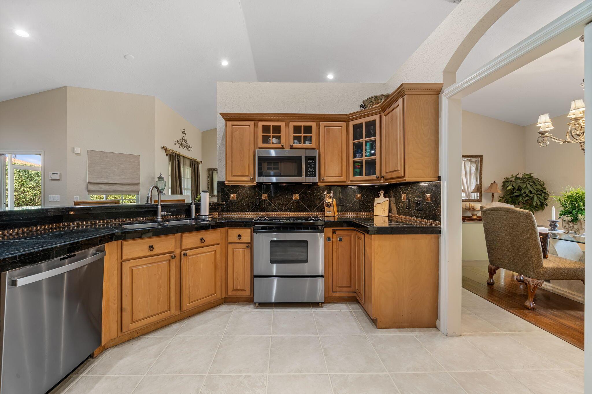 SUGAR POND MANOR OF WELLI - Residential