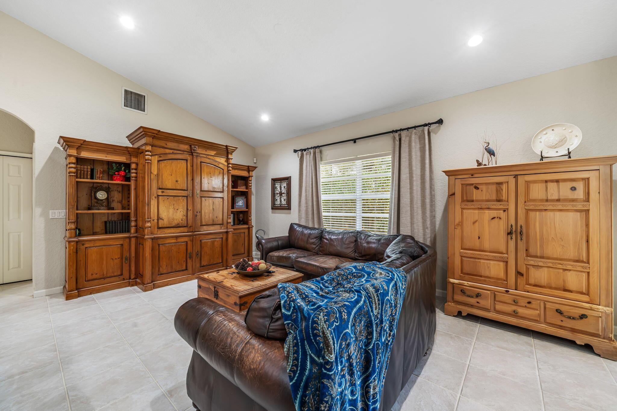 SUGAR POND MANOR OF WELLI - Residential