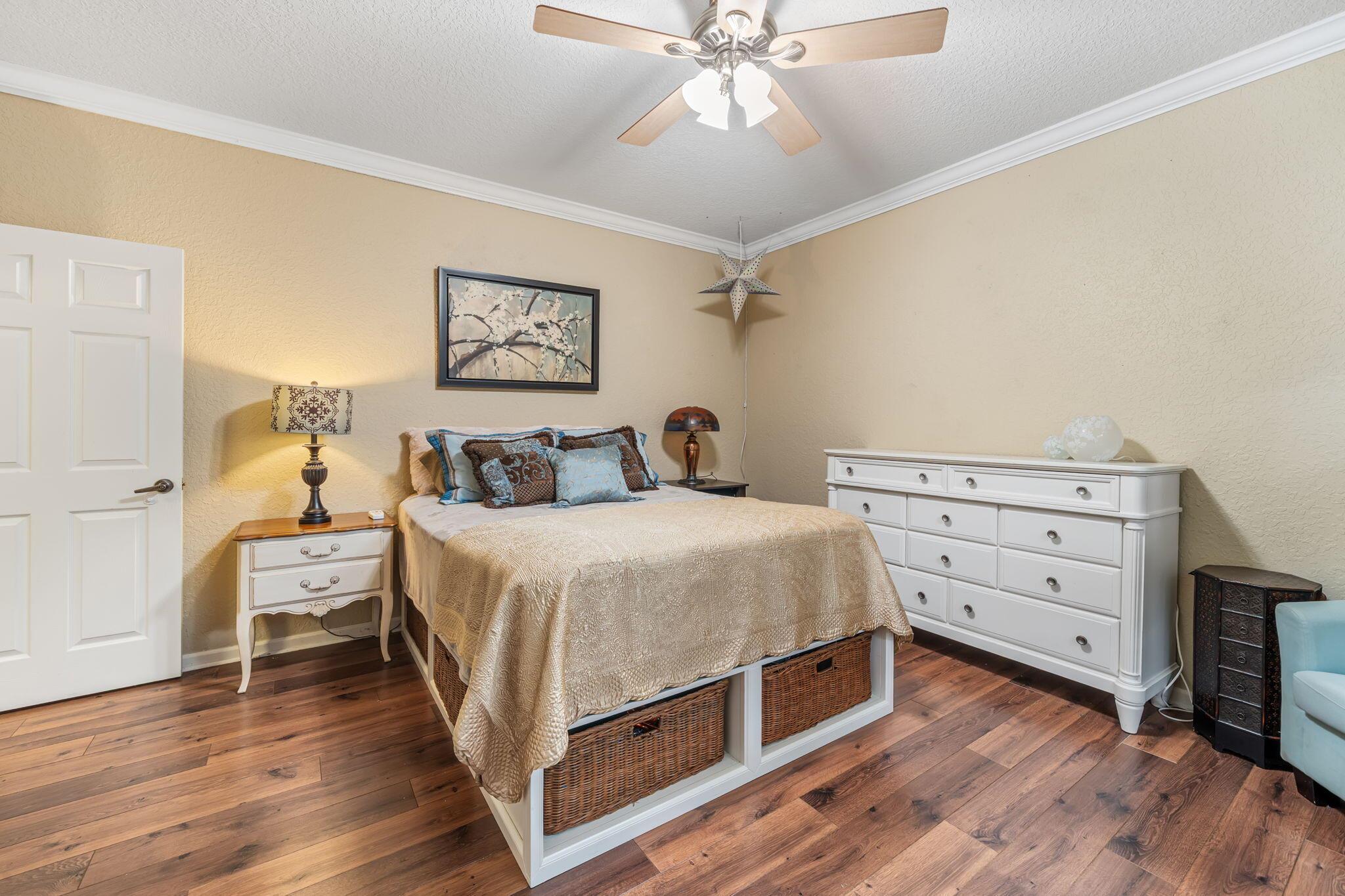 SUGAR POND MANOR OF WELLI - Residential