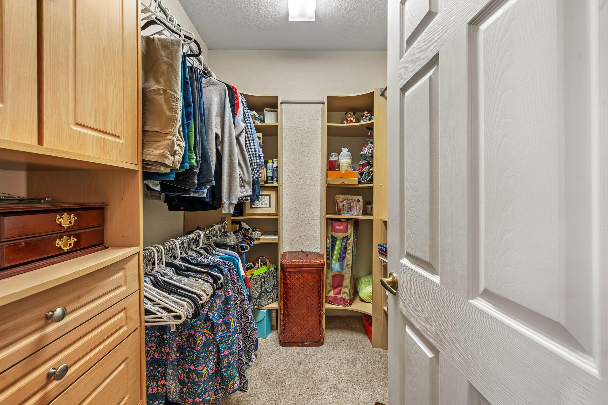 SUGAR POND MANOR OF WELLI - Residential